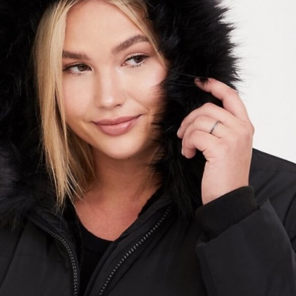 NEW $215 Torrid Maxi Fit & Flare faux Fur Long Hooded Puffer Jacket Coat 3 22/24 - Picture 3 of 7